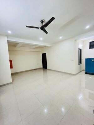 Room in 3 BHK Builder Floor at Sector 46 – for Rent