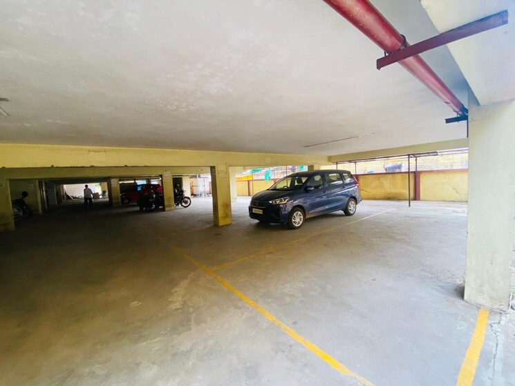  Parking, saidapet Commercial Office Space in IT/SEZ 10000 Sq.Ft. In Saidapet Chennai 9395437