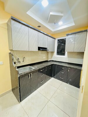 Kitchen in 2 BHK Builder Floor at Sector 40 – for Rent