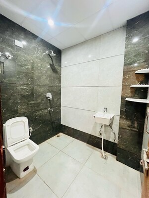 Bathroom in 2 BHK Builder Floor at Sector 40 – for Rent