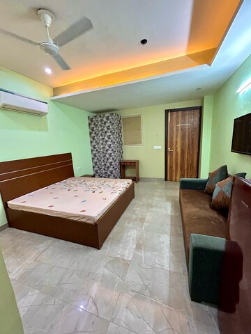 Bedroom in Studio Builder Floor at Sector 40 – for Rent