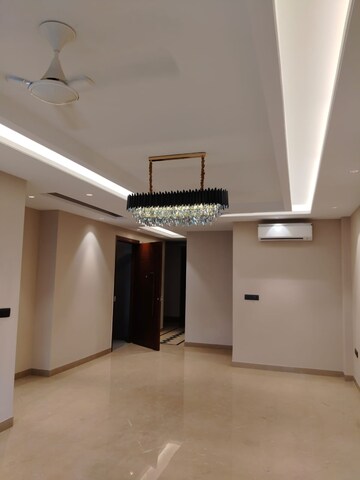  Shop For Sale in Modipuram