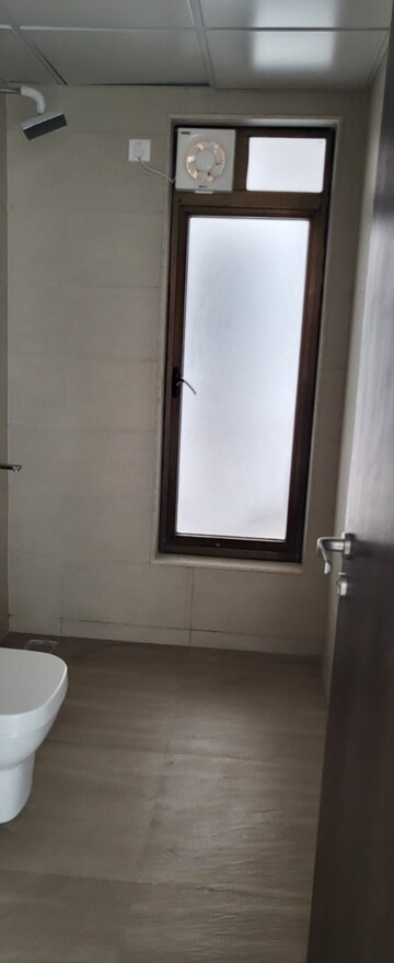 Room in 3 BHK Apartment at The Central, Chembur – for Rent