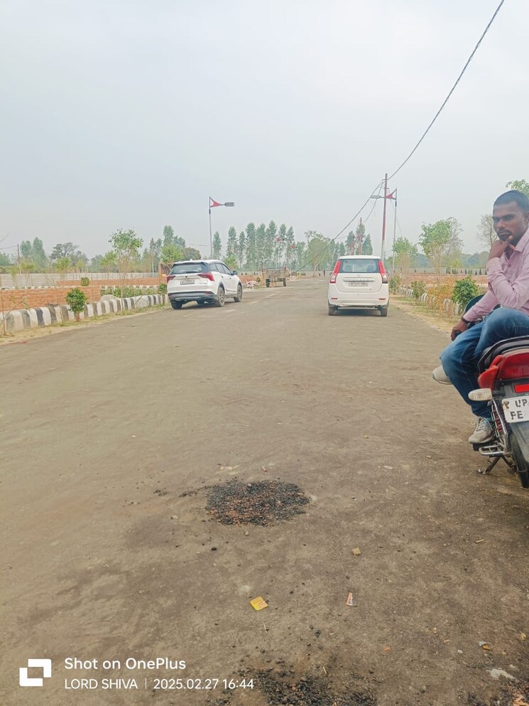  Parking, sultanpur  850 Sq.Yd. Plot In Sultanpur Lucknow 9395776