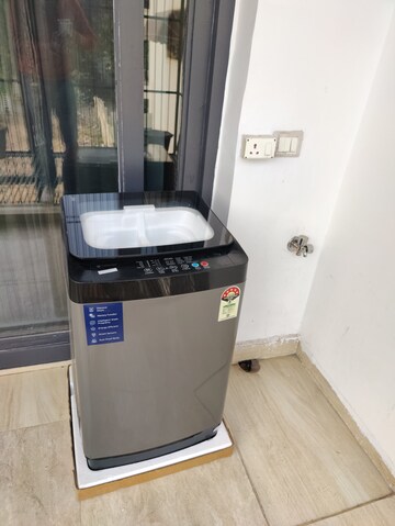 Master Bedroom in Studio Builder Floor at Sector 51 – for Rent