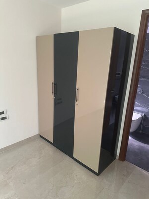 Bedroom in 3.5 BHK Apartment at Ekta Crest, Chembur – for Rent