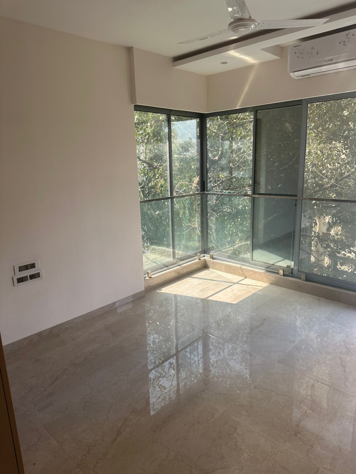 3.5 BHK Apartment For Rent in Ekta Crest