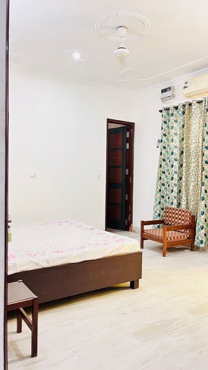 Bedroom in 4 BHK Independent House at Sector 46 – for Rent