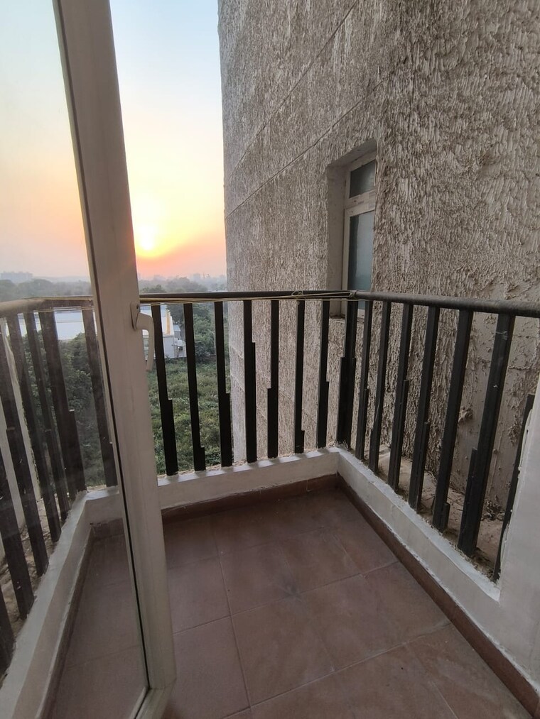 Balcony, signature-global-city 3 Bedroom 1555 Sq.Ft. Apartment In Sector 37d Gurgaon 9395705