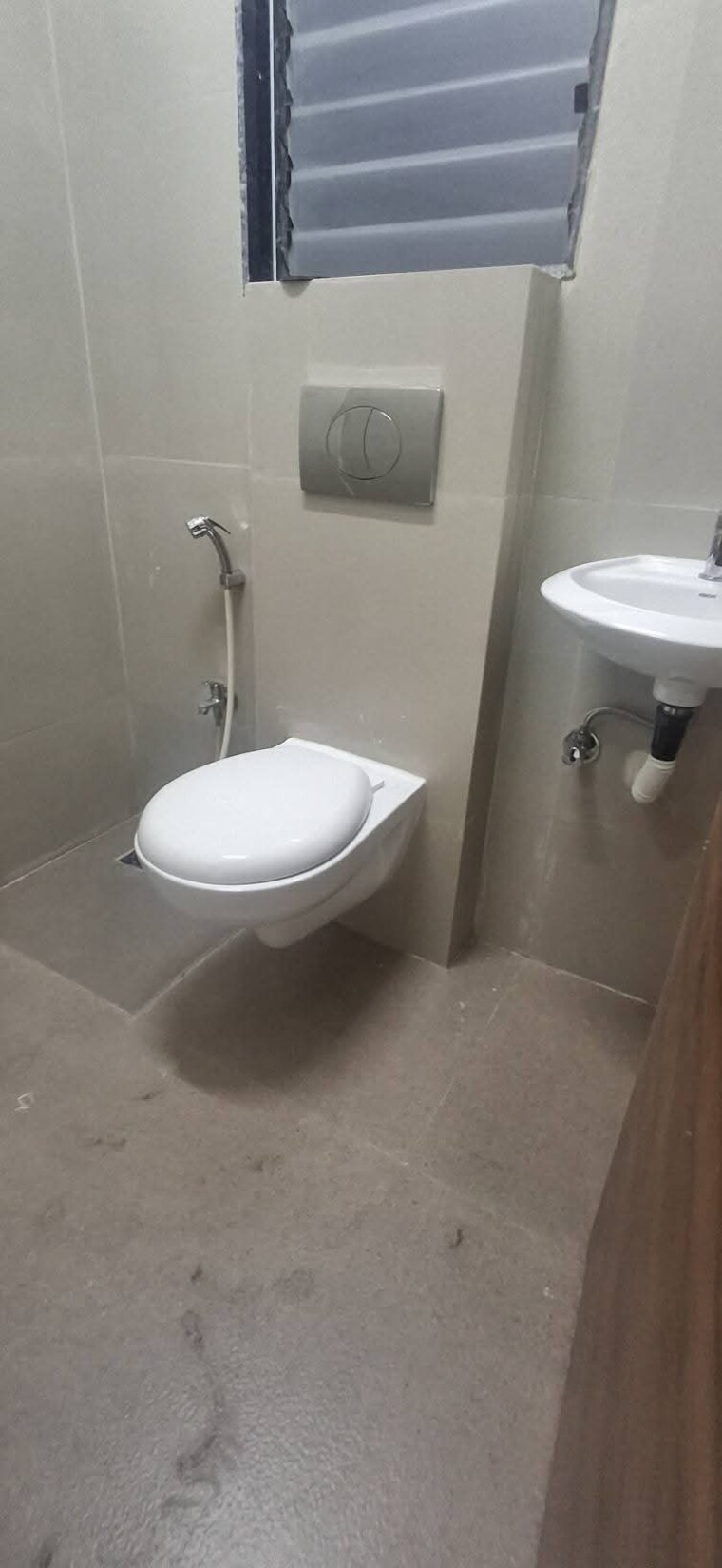 Bathroom, je-and-vee-om-trimurti 1 Bedroom 645 Sq.Ft. Apartment In Malad East Mumbai 9395719