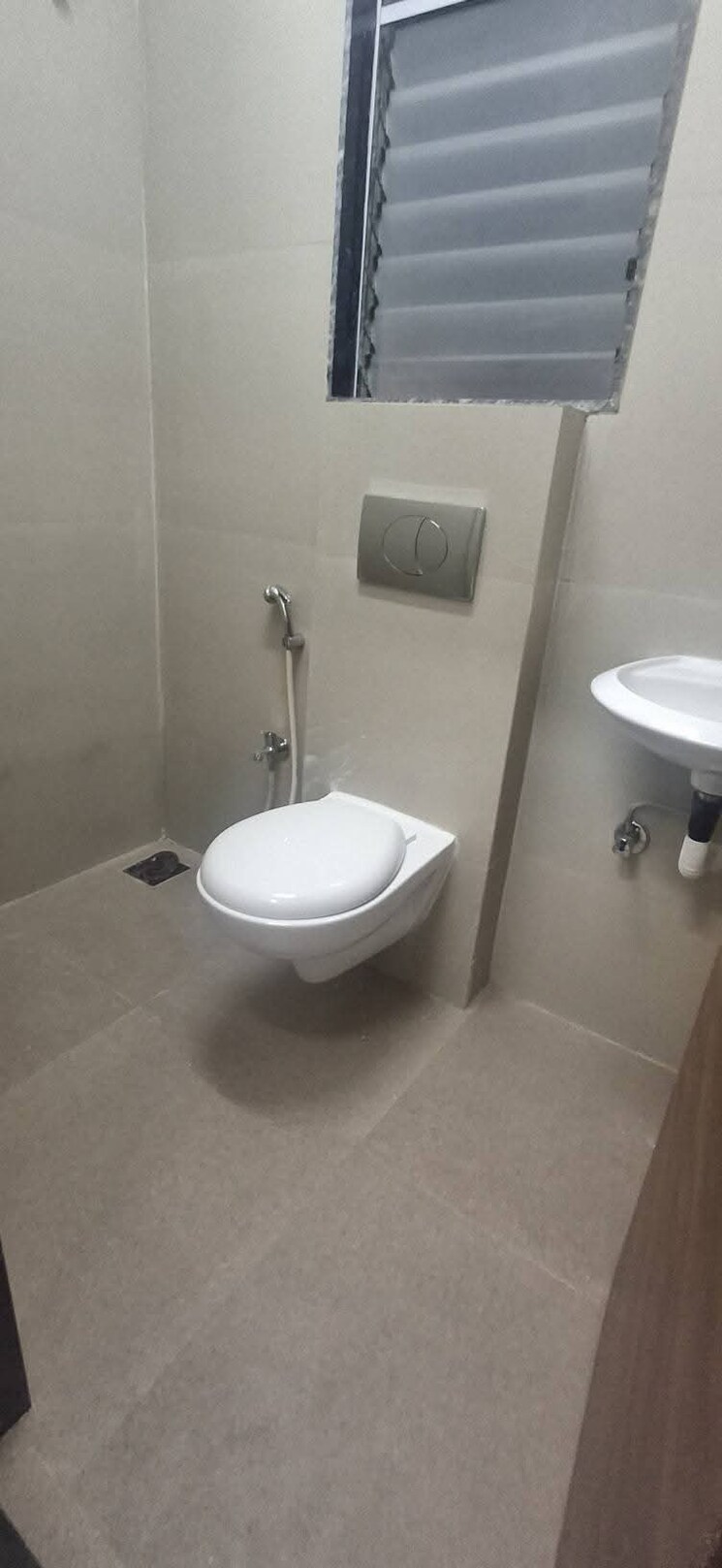 Bathroom, je-and-vee-om-trimurti 1 Bedroom 645 Sq.Ft. Apartment In Malad East Mumbai 9395719