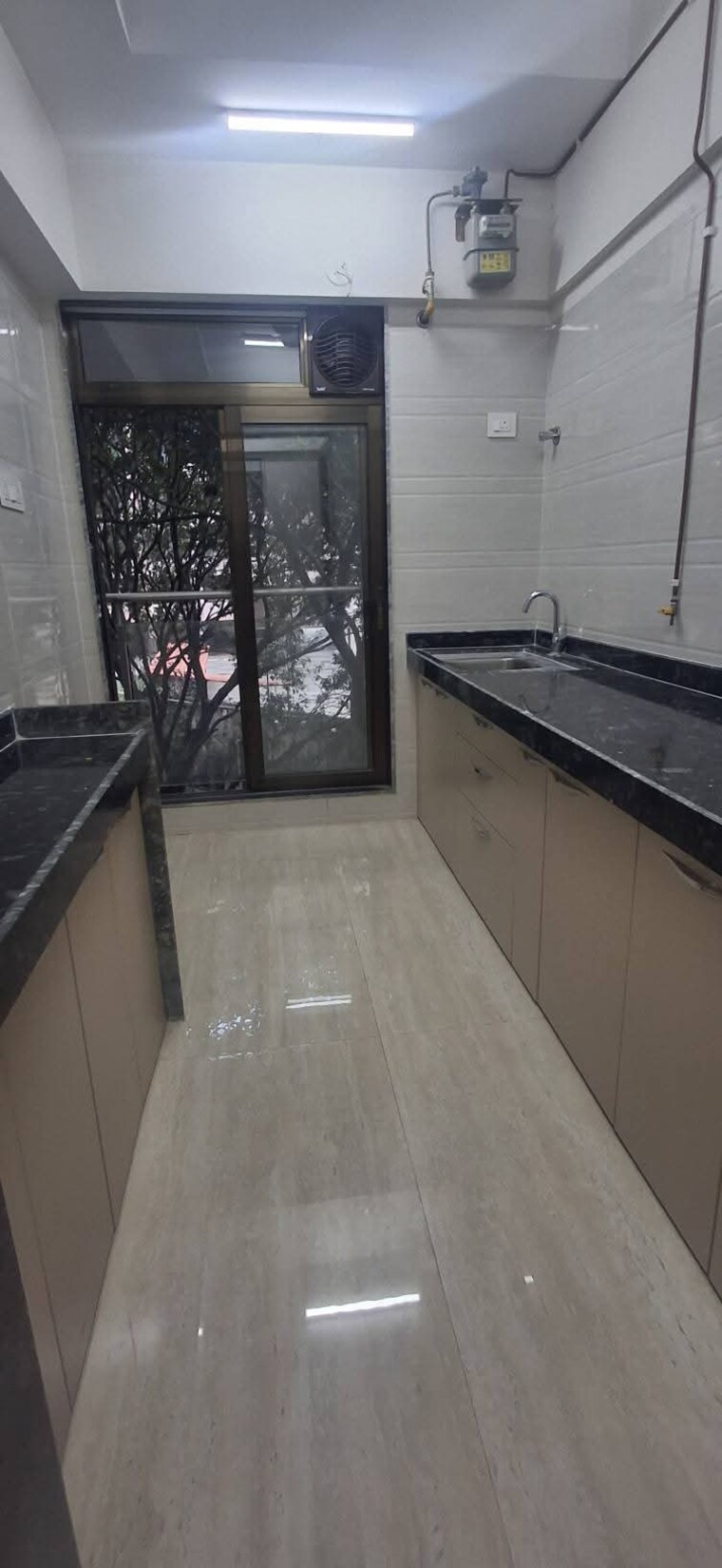 Kitchen, je-and-vee-om-trimurti 1 Bedroom 645 Sq.Ft. Apartment In Malad East Mumbai 9395719