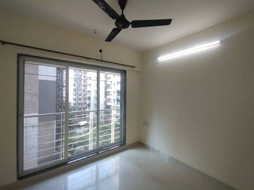Room in 2 BHK Apartment at Veena Serenity, Chembur – for Rent