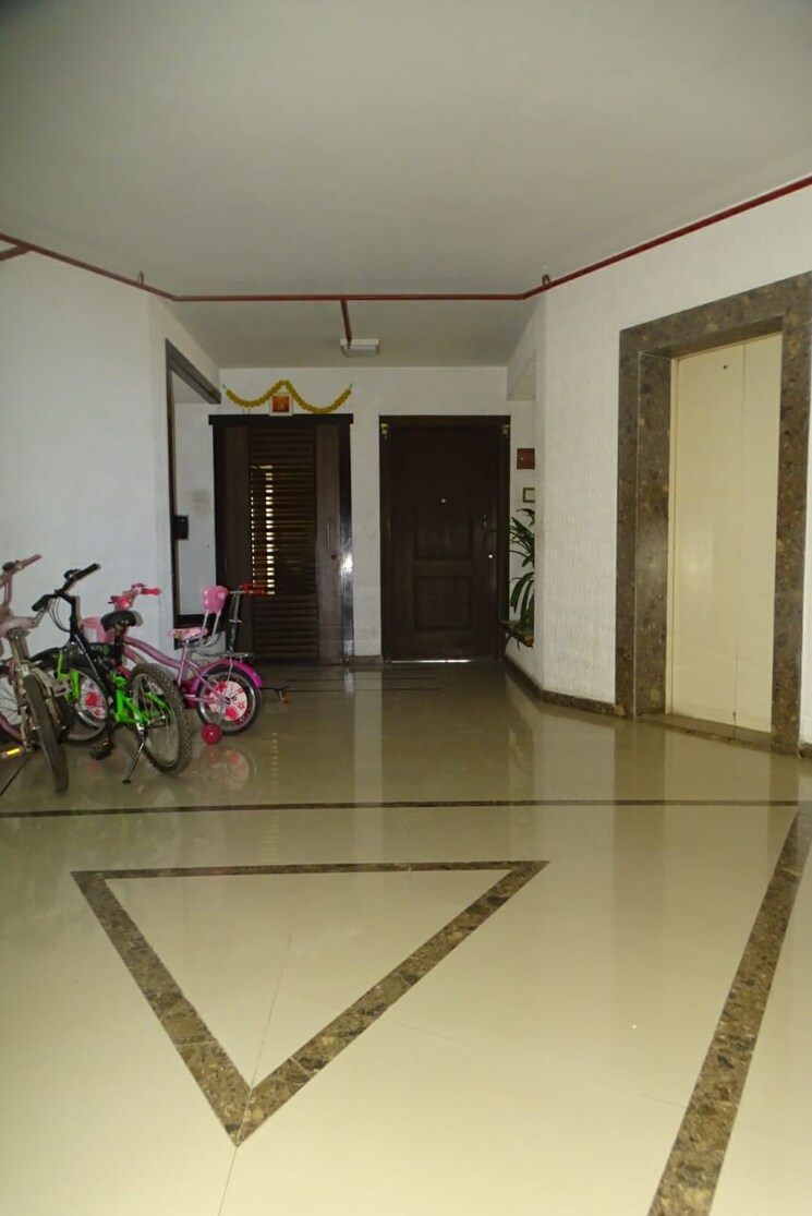 Living Room, oberoi-realty-woods 2.5 Bedroom 900 Sq.Ft. Apartment In Goregaon East Mumbai 9395909