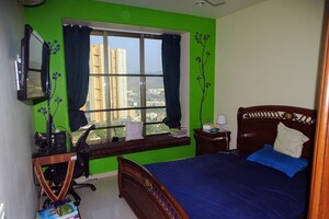 Bedroom in 2.5 BHK Apartment at Oberoi Realty Woods, Goregaon East – for Rent
