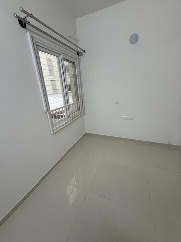 Room in 3 BHK Apartment at L&T Raintree Boulevard, Hebbal – for Rent