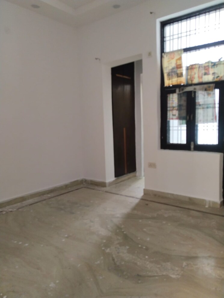 Room, ashoka-enclave-faridabad 3 Bedroom 289 Sq.Yd. Builder Floor In Sector 34 Faridabad 9396373