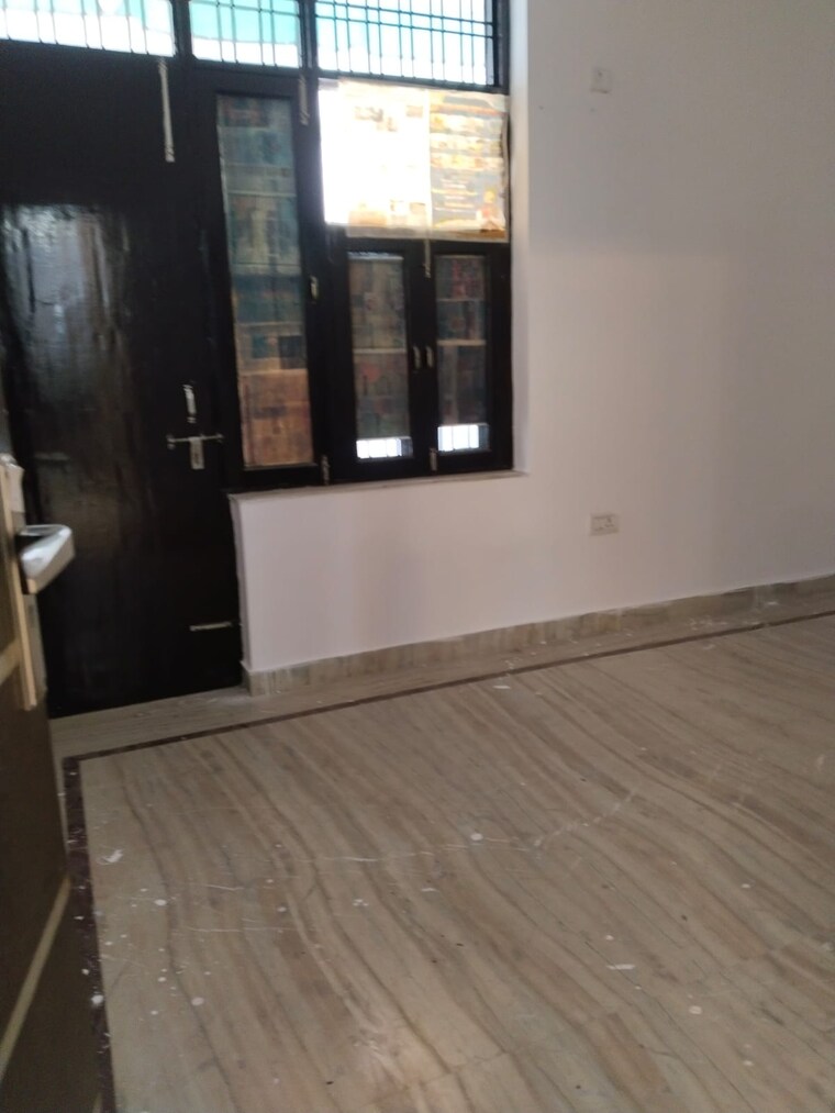 Room, ashoka-enclave-faridabad 3 Bedroom 289 Sq.Yd. Builder Floor In Sector 34 Faridabad 9396373