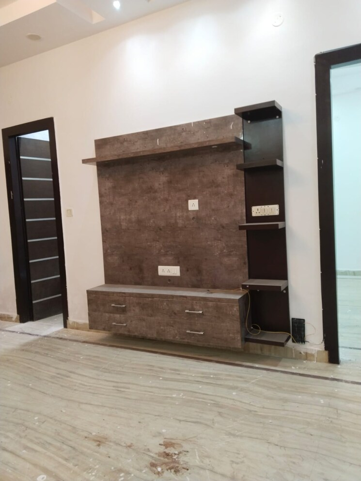 Living Room, ashoka-enclave-faridabad 3 Bedroom 289 Sq.Yd. Builder Floor In Sector 34 Faridabad 9396373