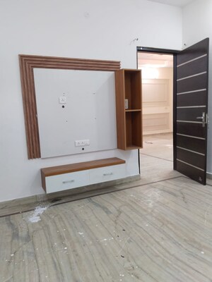 Room in 3 BHK Builder Floor at Ashoka Enclave Faridabad, Sector 34 – for Sale