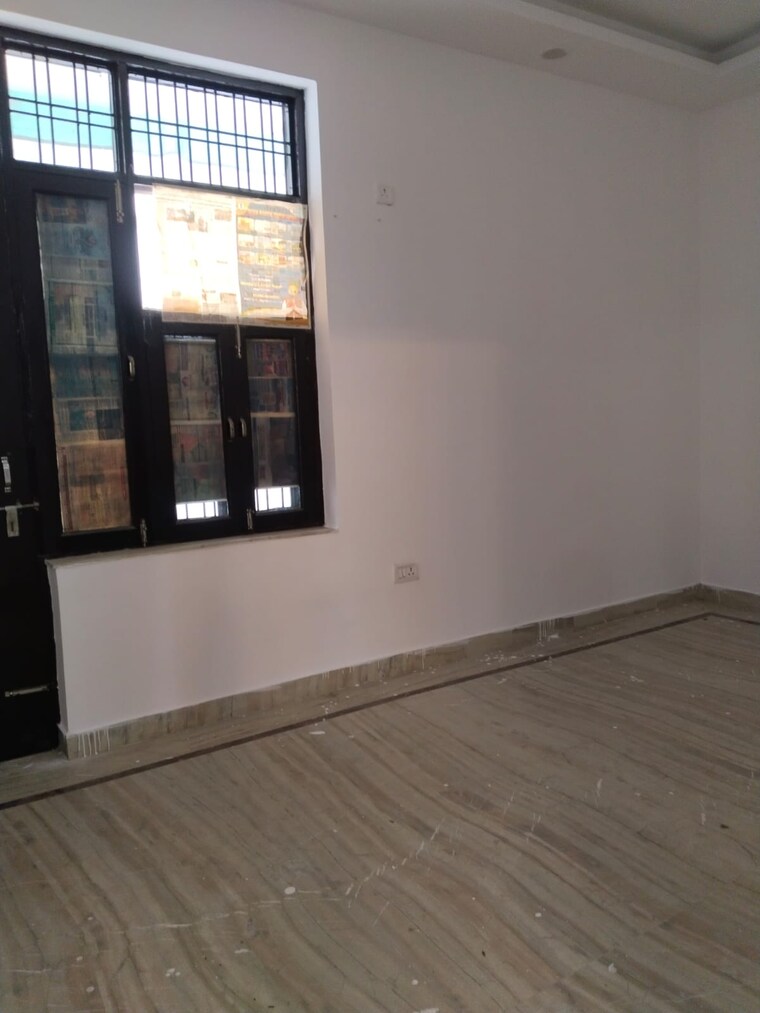Room, ashoka-enclave-faridabad 3 Bedroom 289 Sq.Yd. Builder Floor In Sector 34 Faridabad 9396373