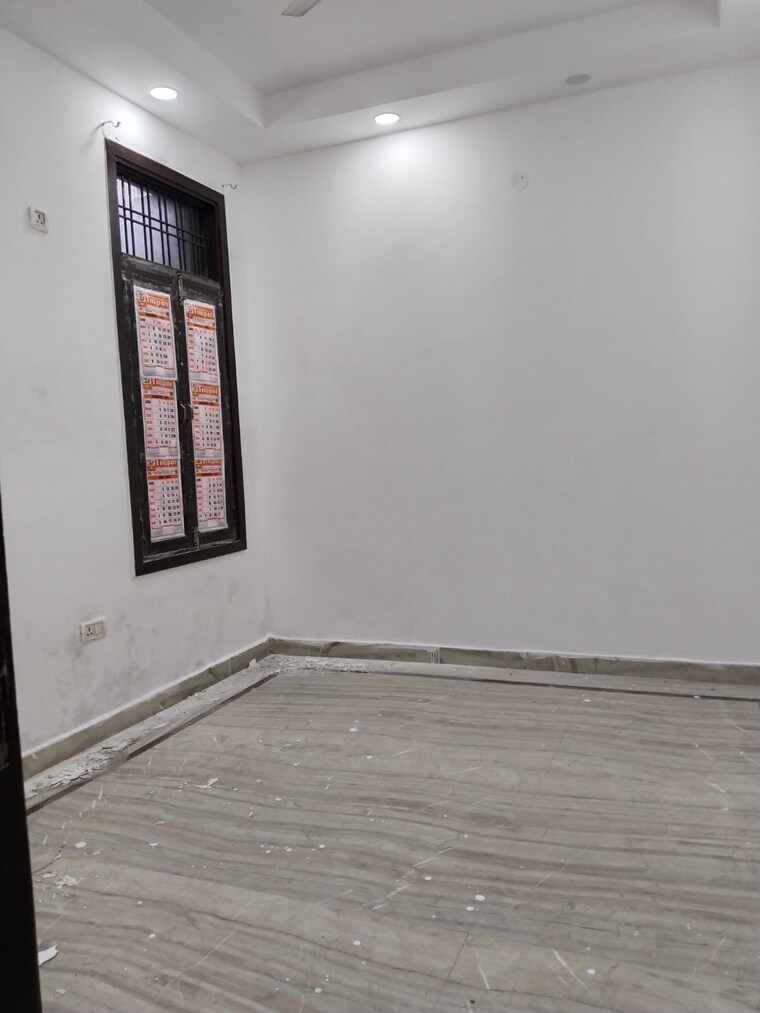 Room, ashoka-enclave-faridabad 3 Bedroom 289 Sq.Yd. Builder Floor In Sector 34 Faridabad 9396373