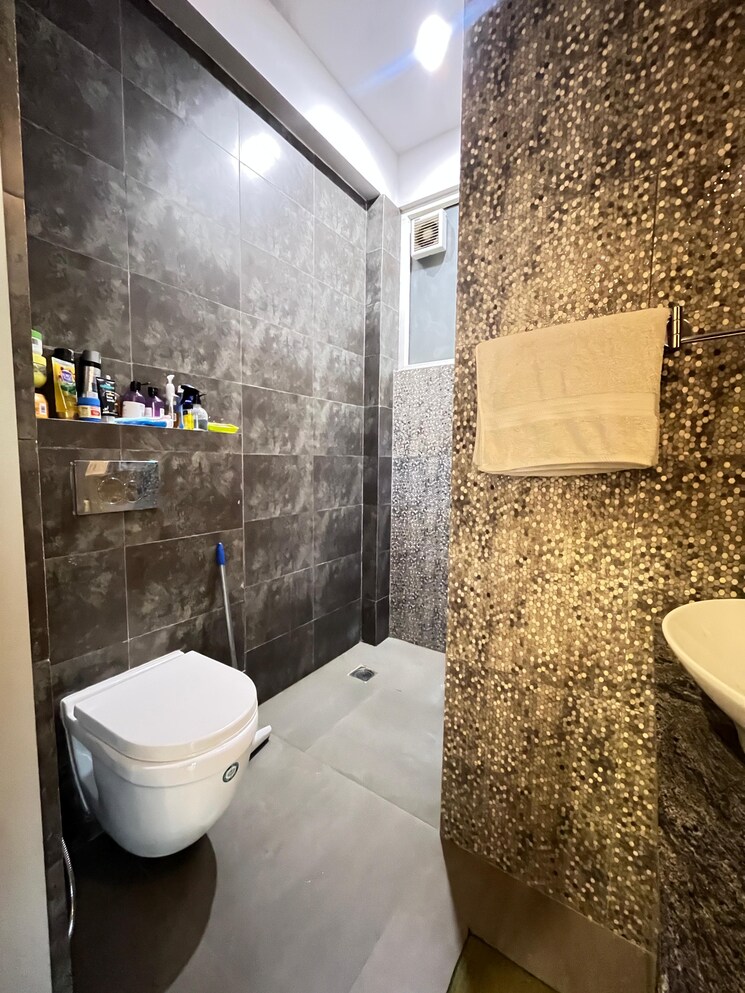 Bathroom, ameya-sapphire-57 3 Bedroom 263 Sq.Yd. Builder Floor In Sector 57 Gurgaon 9396310