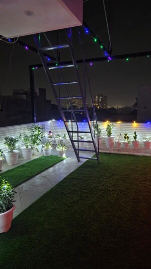 Swimming Pool in 2 BHK Builder Floor at Sector 40 – for Rent