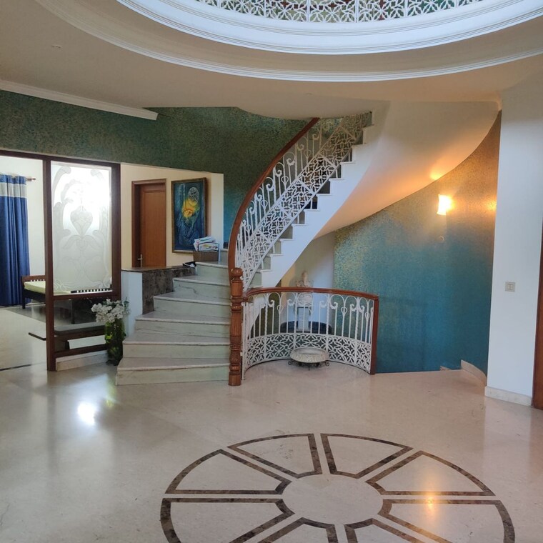  Parking, sahastradhara road 3 Bedroom 300 Sq.Yd. Independent House In Sahastradhara Road Dehradun 9396315