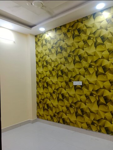 Room in 3 BHK Builder Floor at Govindpuri – for Rent