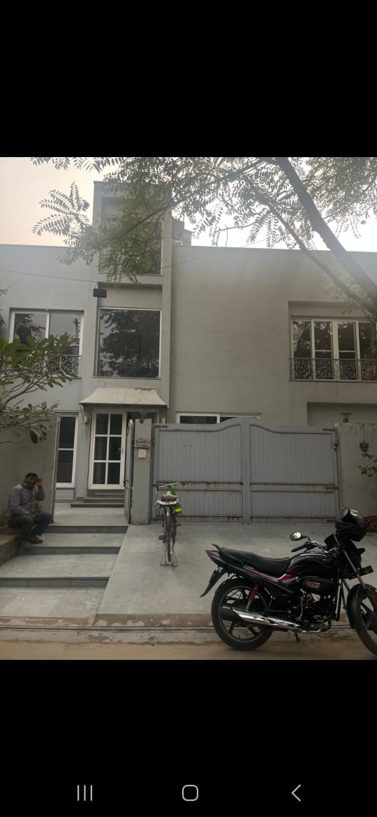 1.5 BHK Independent House For Rent in Ansal Sushant Lok I