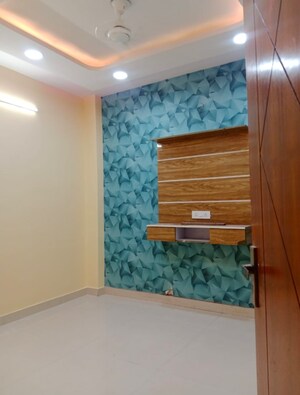 Furnished Amenities in 3 BHK Builder Floor at Govindpuri – for Rent