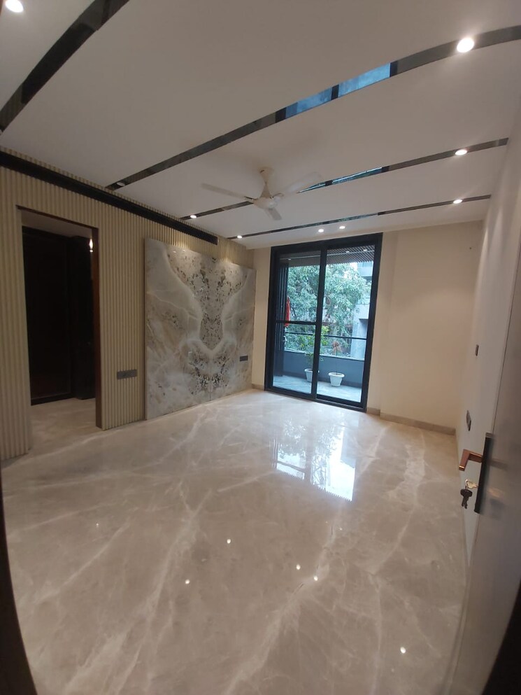 Room, gupta-awas 4 Bedroom 300 Sq.Yd. Builder Floor In Sector 43 Gurgaon 9396499