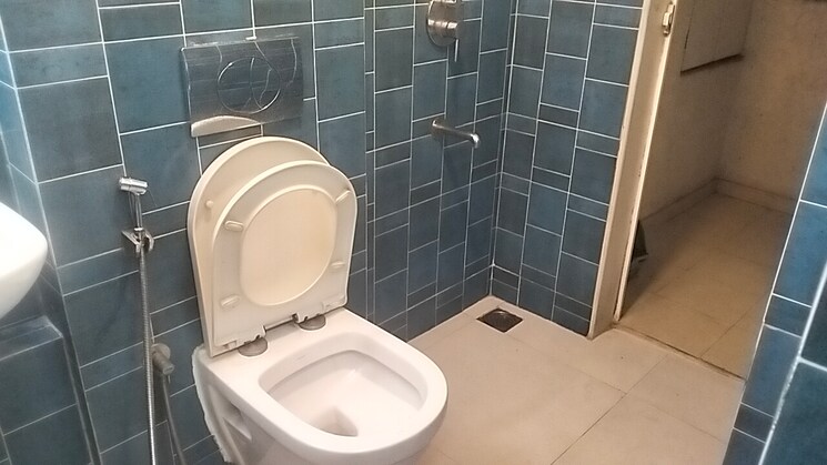 Bathroom, lodha-amara 2 Bedroom 640 Sq.Ft. Apartment In Kolshet Road Thane 9396497