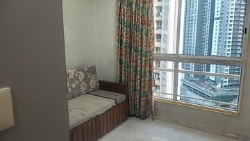 2 BHK Apartment For Rent in Lodha Amara, Kolshet Road