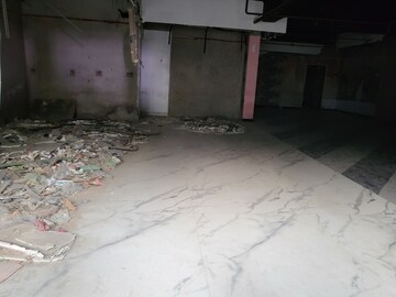  Showroom For Rent in Aliganj