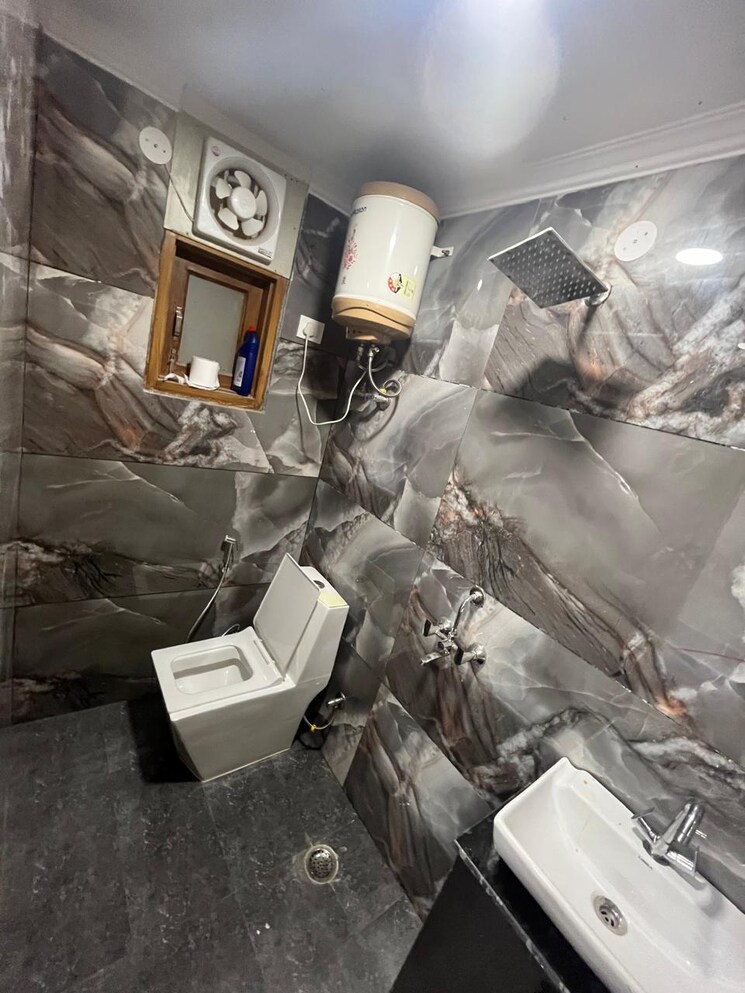 Attached Bathroom, freedom fighters enclave 2 Bedroom 850 Sq.Ft. Apartment In Freedom Fighters Enclave Delhi 9396536