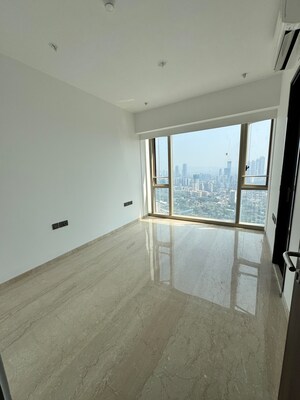 Room in 3 BHK Apartment at Lodha World Crest, Worli – for Rent