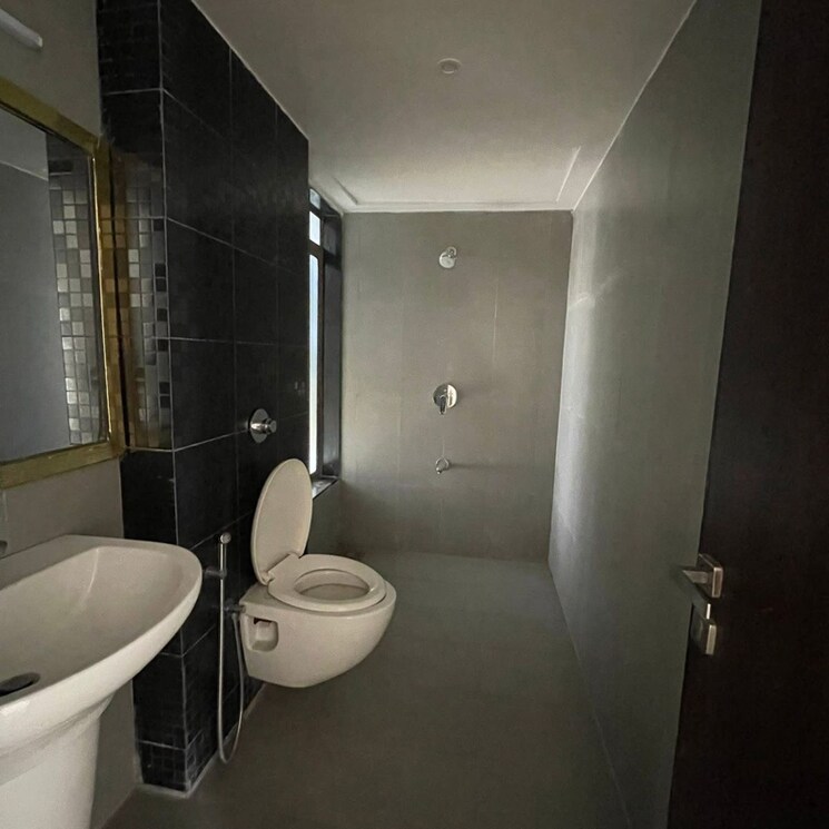 Bathroom, lodha-splendora 3 Bedroom 1124 Sq.Ft. Apartment In Bhayandarpada Thane 9396608