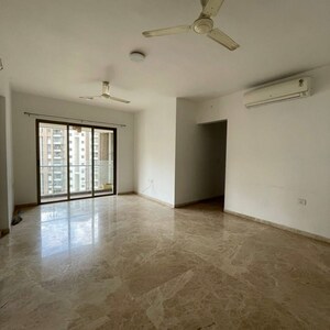 Room in 3 BHK Apartment at Lodha Splendora, Bhayandarpada – for Rent