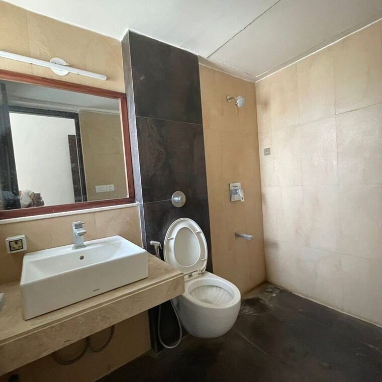 Bathroom, lodha-splendora 3 Bedroom 1124 Sq.Ft. Apartment In Bhayandarpada Thane 9396608