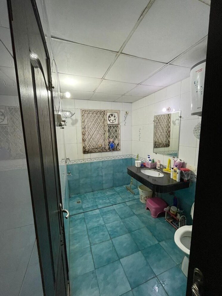 Bathroom, sahastradhara road 3 Bedroom 117 Sq.Yd. Independent House In Sahastradhara Road Dehradun 9396675