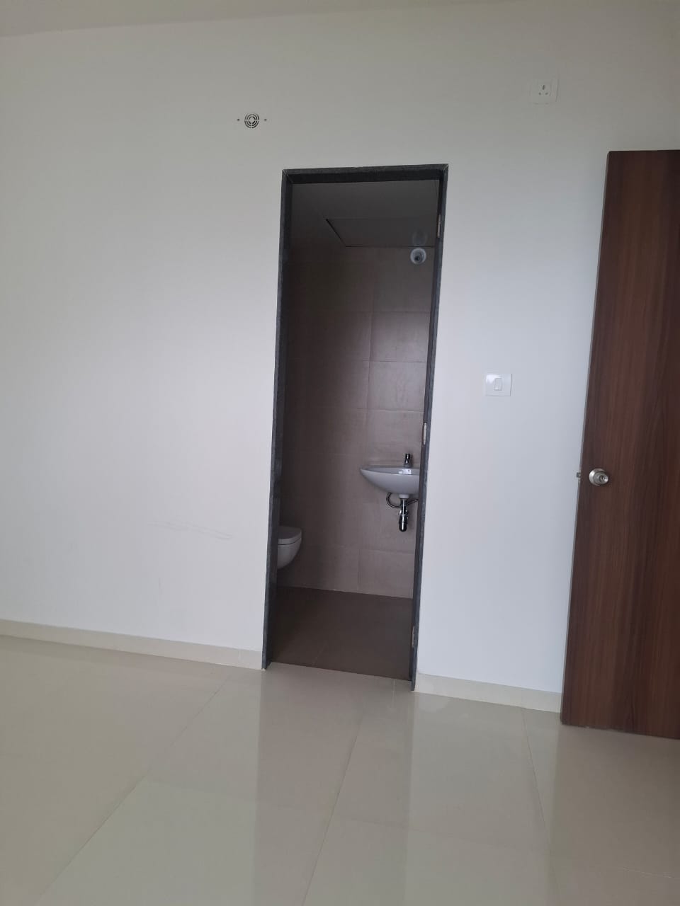 1 BHK 370 Sq.Ft. Apartment in Highland Pearl