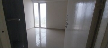 Room in 2.5 BHK Apartment at Signature Global Golf Greens, Sector 79 – for Rent