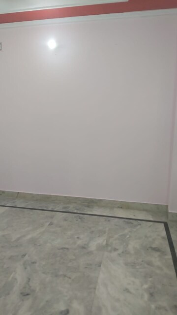 Room in 1.5 BHK Builder Floor at Mayur Vihar – for Rent