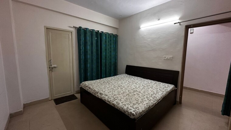 Bedroom, amar shaheed path 2.5 Bedroom 1000 Sq.Ft. Apartment In Amar Shaheed Path Lucknow 9396910