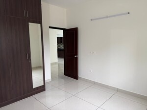 Room in 2 BHK Apartment at Prestige Lakeside Habitat, Varthur – for Rent