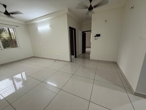 2 BHK Apartment For Rent in Prestige Lakeside Habitat, Varthur