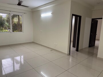 Room in 2 BHK Apartment at Prestige Lakeside Habitat, Varthur – for Rent