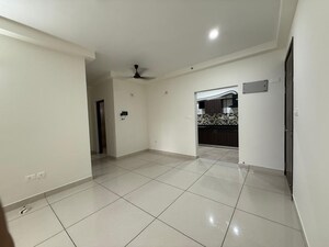 Room in 2 BHK Apartment at Prestige Lakeside Habitat, Varthur – for Rent